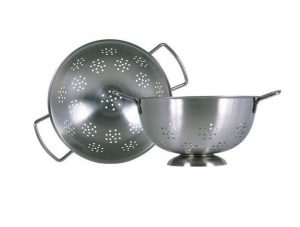 colander-durkslag-med-fot-i-rostfritt-stal-o-23-cm-1-300x227.jpg