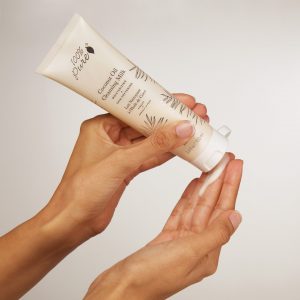 1BODBD211FCOCM_Coconut_Oil_Moisturize_Cleansing_Milk_Secondary-300x300.jpeg