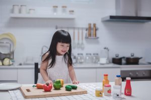 3432_PlanToys_FOOD_and_BEVERAGE_SET_Pretend_Play_Imagination_Language_and_Communications_Social_Fine_Motor_3yrs_Wooden_toys_Education_toys_Safety_Toys_Non-toxic_3-300x200.jpeg